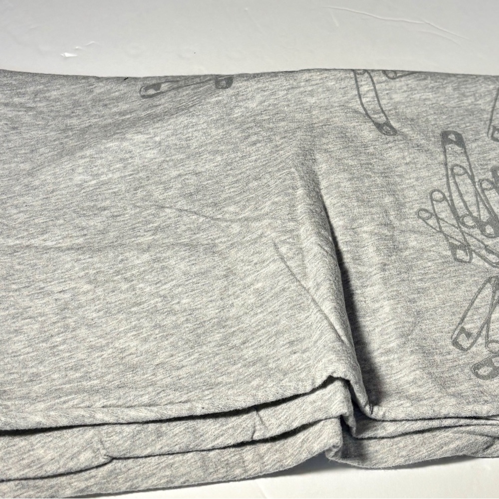 Vintage GAP’S (Red Brand) Light Gray Scarf - Picture 2 of 5